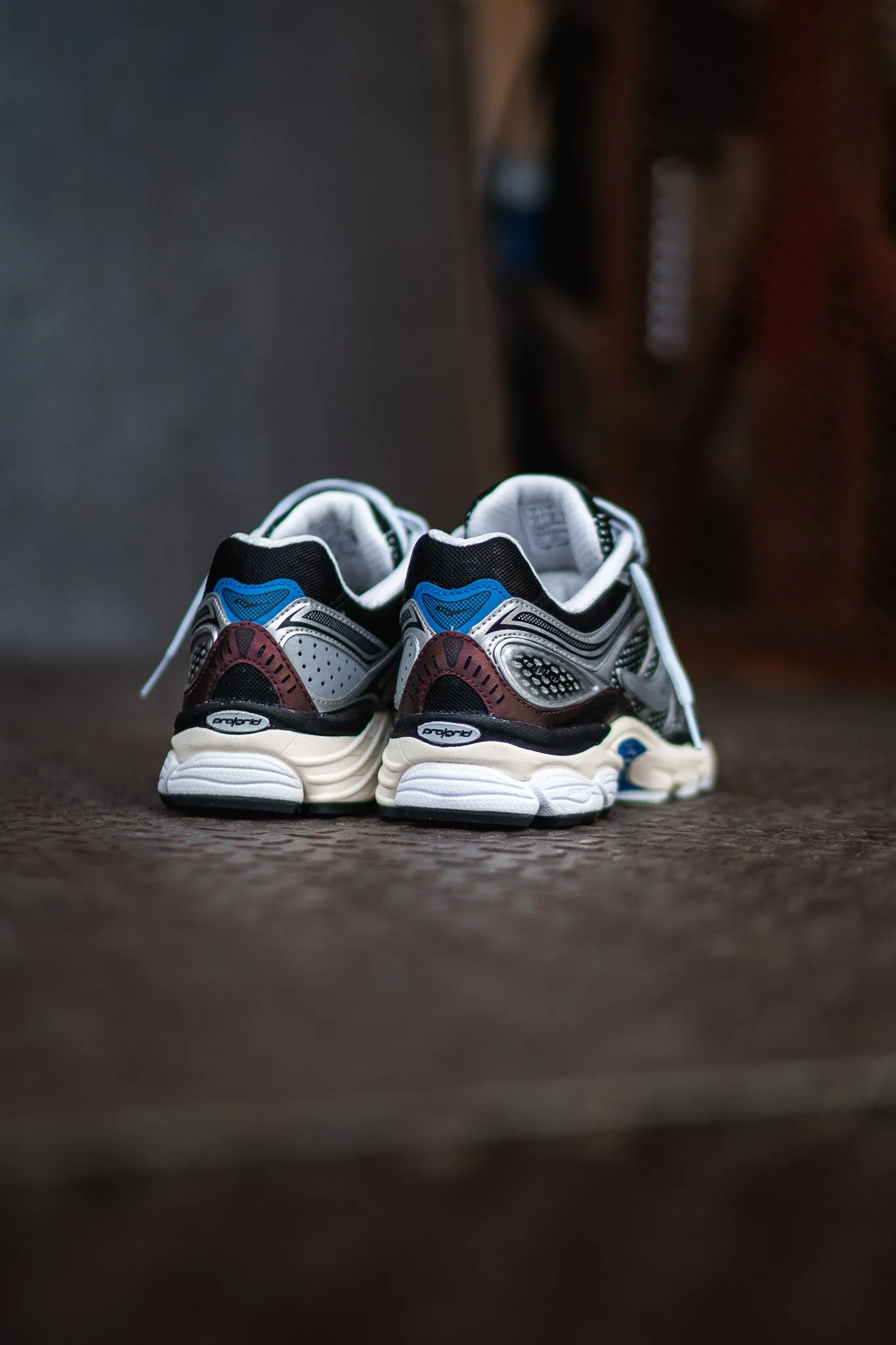 Mens Saucony OG ProGrid Omni 9 (Silver/Brown)